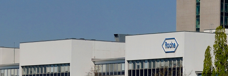 basel_-_roche_tower_-_19-_april_2015_roche